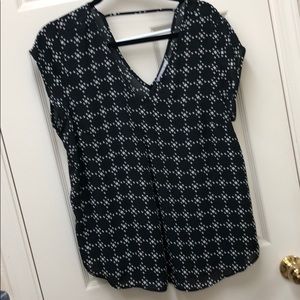 DR2 black printed blouse